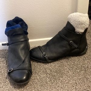 Max studio ankle boots/booties